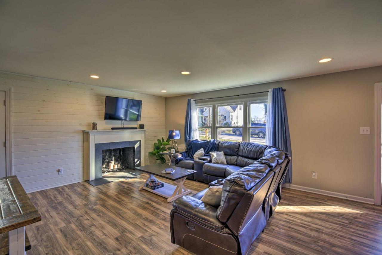 Cozy Bristol Home With Yard About 1 Mile To Downtown! エクステリア 写真