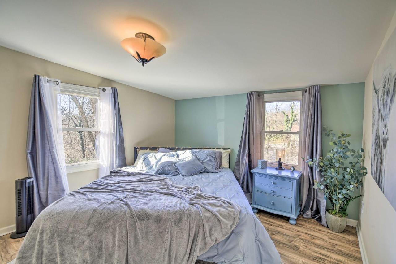 Cozy Bristol Home With Yard About 1 Mile To Downtown! エクステリア 写真