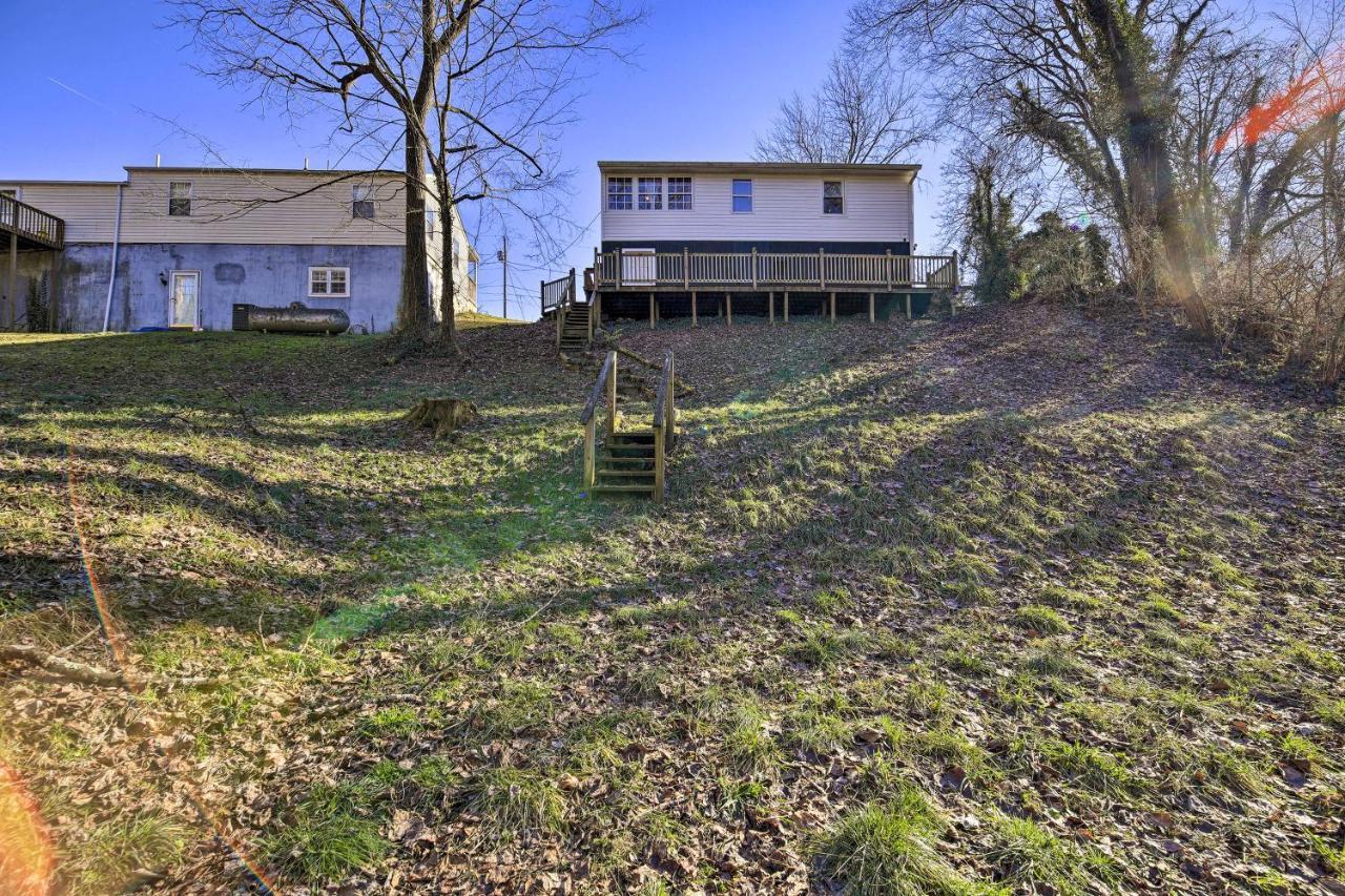 Cozy Bristol Home With Yard About 1 Mile To Downtown! エクステリア 写真
