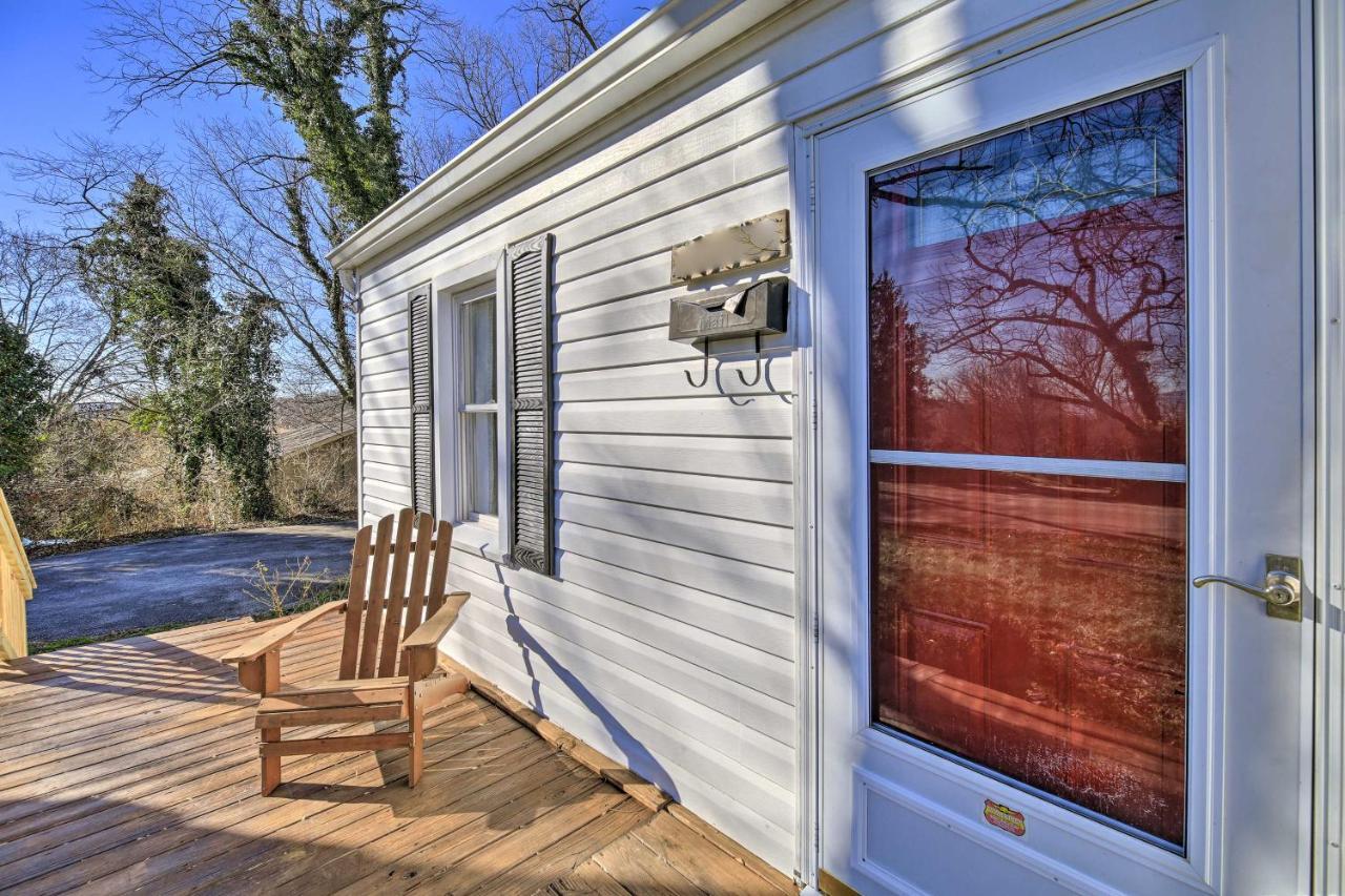 Cozy Bristol Home With Yard About 1 Mile To Downtown! エクステリア 写真